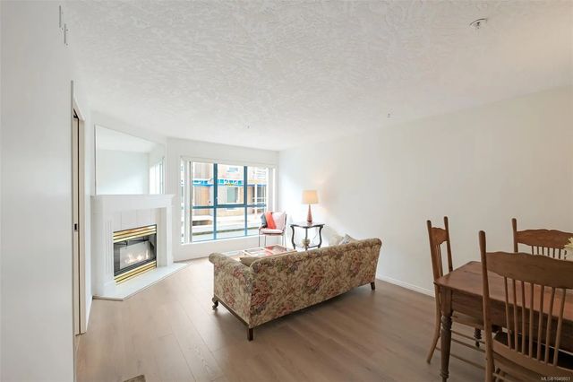 5 of 37 - 1063 Southgate St 209, Victoria, BC
