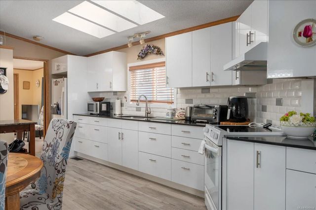 3 of 47 - 1839 Valley Oak Dr, Nanaimo, BC
