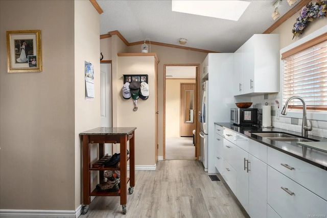 4 of 47 - 1839 Valley Oak Dr, Nanaimo, BC