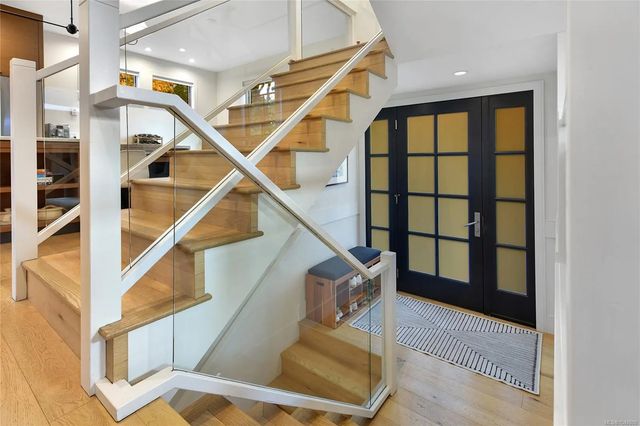 2 of 25 - 2680 Margate Ave, Oak Bay, BC