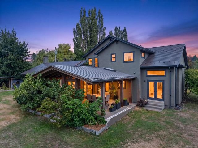 2 of 77 - 5225 Island Hwy N, Courtenay, BC