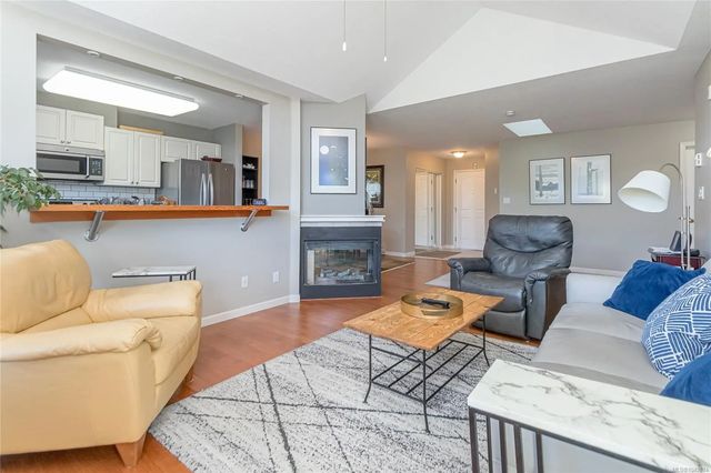 5 of 20 - 245 First St 305, Duncan, BC