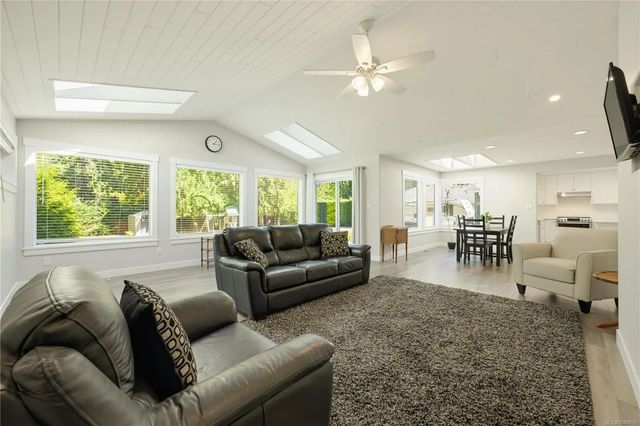 5 of 87 - 967 Woodpecker Pl, Parksville, BC