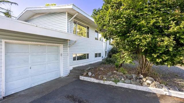 2 of 63 - 489 Lenhart Ave, Nanaimo, BC