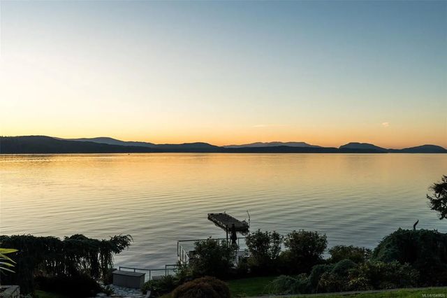 4 of 68 - 8530 & 8520 West Saanich Rd, North Saanich, BC