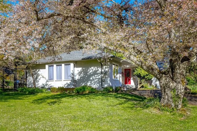 2 of 98 - 886 Cunningham Rd, Esquimalt, BC