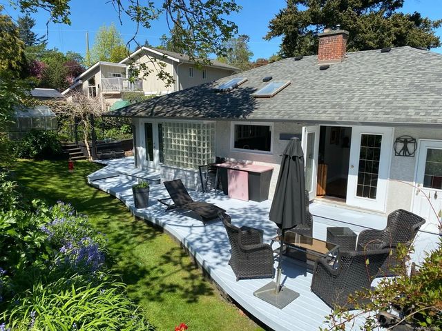 4 of 98 - 886 Cunningham Rd, Esquimalt, BC