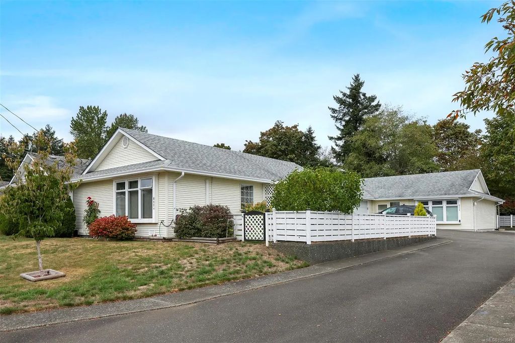 811 Park Pl A, Courtenay