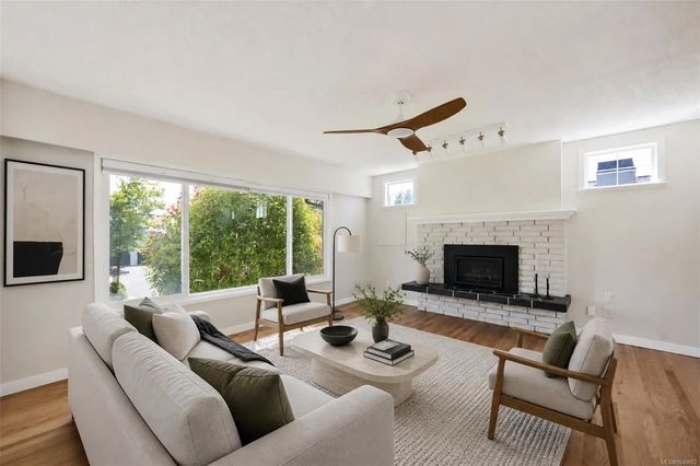 4 of 84 - 5348 Parker Ave, Saanich, BC