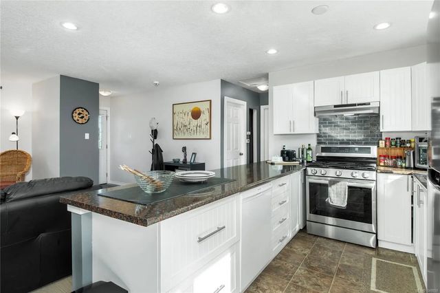 2 of 36 - 1890 15th Ave, Campbell River, BC