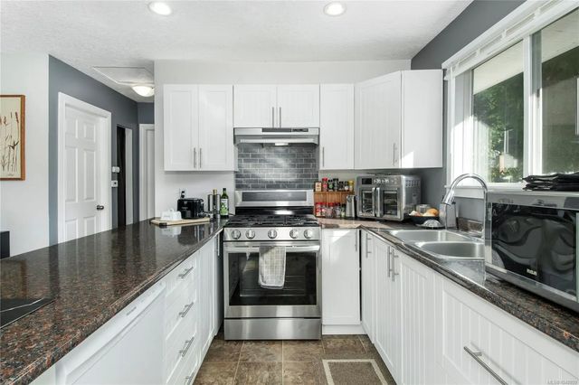 4 of 36 - 1890 15th Ave, Campbell River, BC