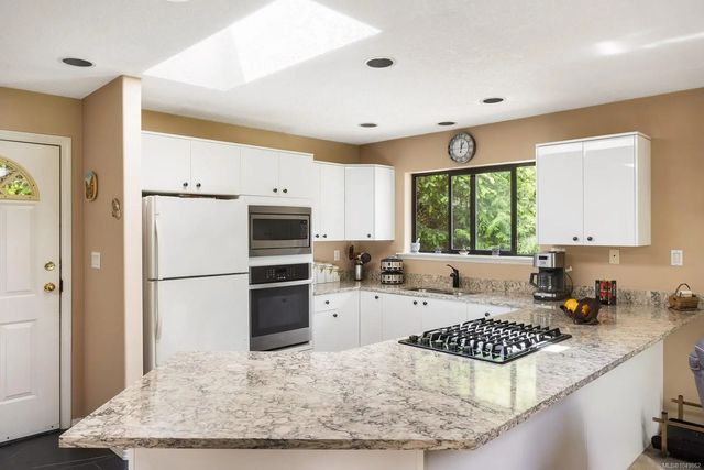 4 of 35 - 7084 Willis Point Rd, Central Saanich, BC