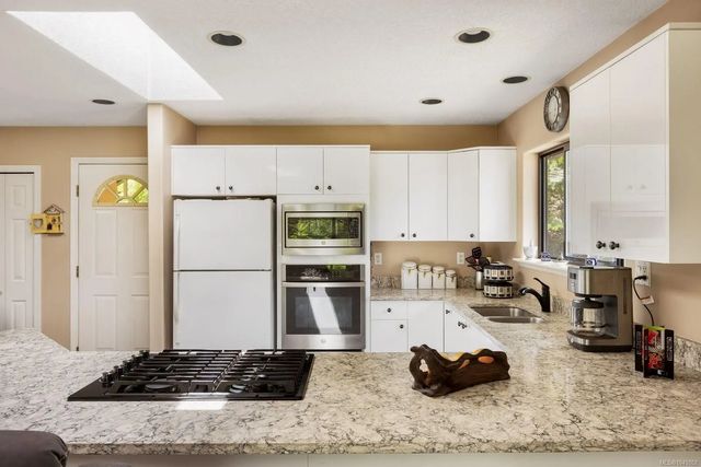 5 of 35 - 7084 Willis Point Rd, Central Saanich, BC