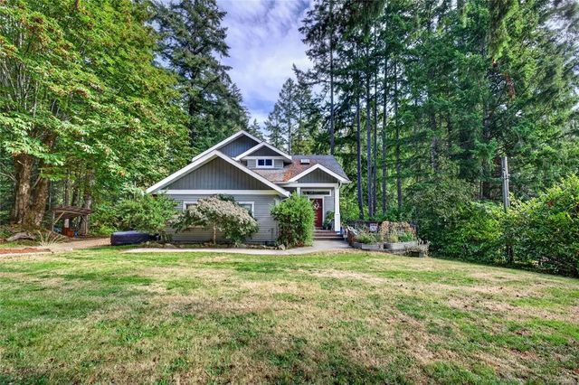 2 of 28 - 135 Pine Pl, Salt Spring, BC