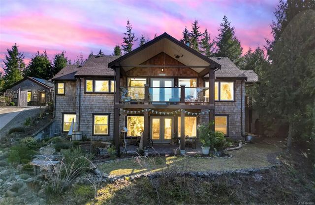 2 of 82 - 1860 Ashling Rd, Qualicum Beach, BC