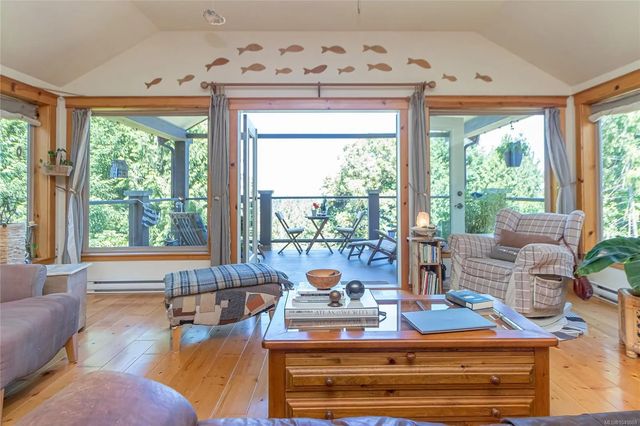 4 of 82 - 1860 Ashling Rd, Qualicum Beach, BC