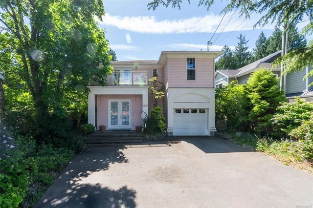 3 of 43 - 2561 Sinclair Rd, Saanich, BC