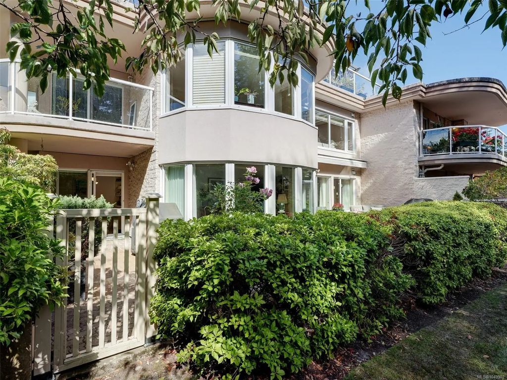2829 Arbutus Rd 3105, Saanich
