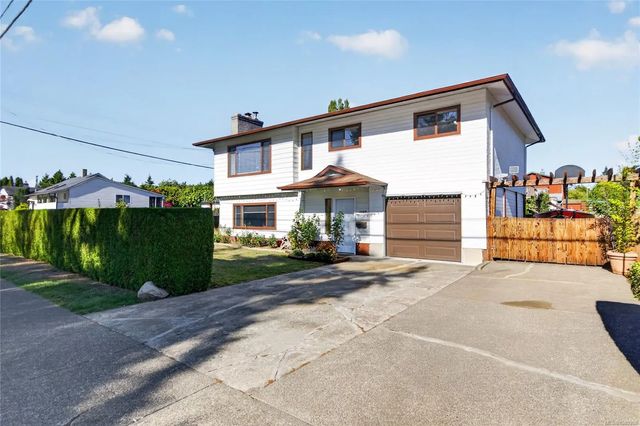 3 of 69 - 1083 26th St, Courtenay, BC