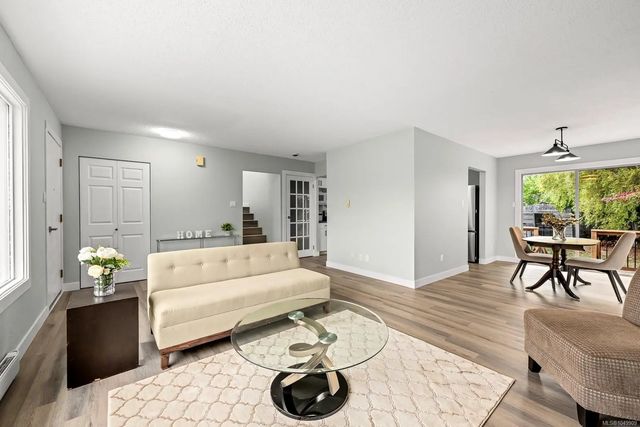 3 of 31 - 163 James St, Parksville, BC