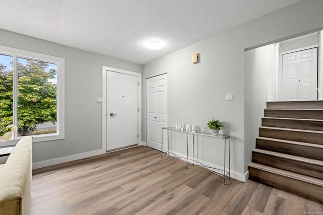 4 of 31 - 163 James St, Parksville, BC