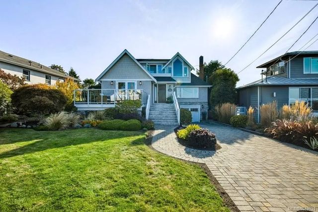 2 of 85 - 1244 Beach Dr, Oak Bay, BC