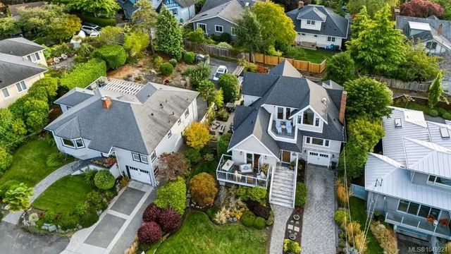 4 of 85 - 1244 Beach Dr, Oak Bay, BC