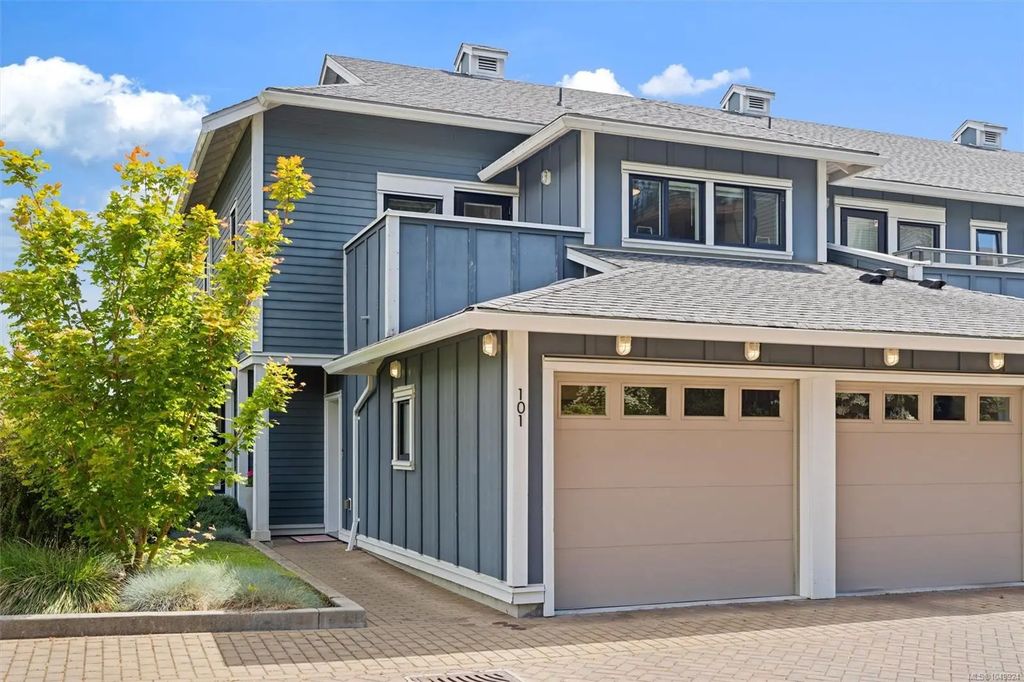 3916 Carey Rd 101, Saanich