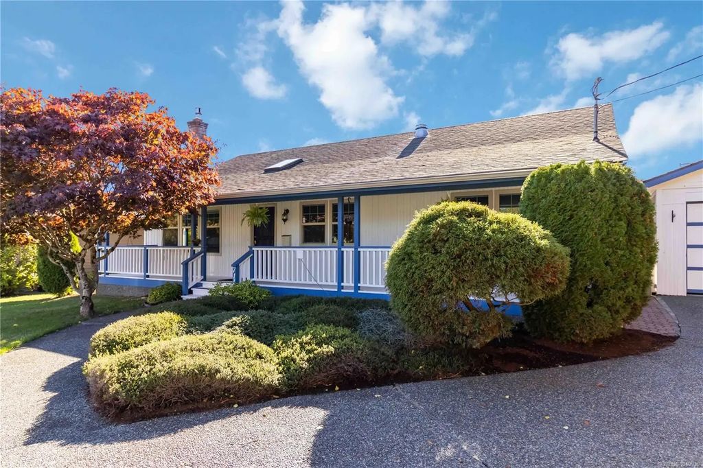 711 Miller Ave, Saanich