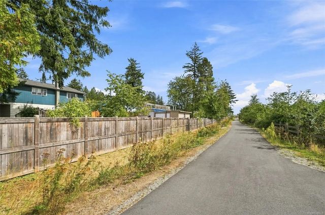 4 of 41 - 2247 Rosstown Rd, Nanaimo, BC