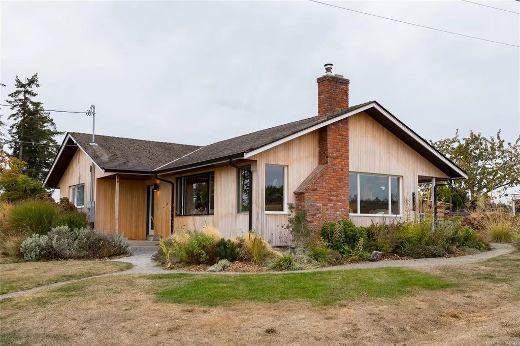 2105 Straitsview Rd, Central Saanich