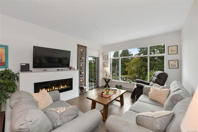 2 of 43 - 7162 West Saanich Rd 302, Central Saanich, BC