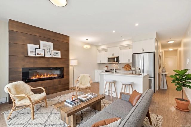 2 of 39 - 91 Chapel St 310, Nanaimo, BC