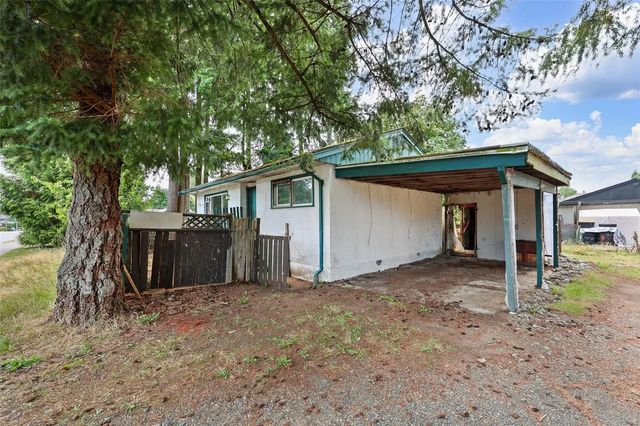 2 of 13 - 224 Westgate Rd, Campbell River, BC