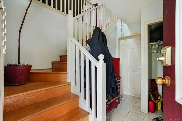 3 of 34 - 877 Admirals Rd, Esquimalt, BC