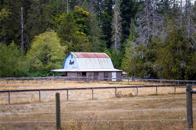 4 of 95 - 899,875 Andreef Rd, Qualicum Beach, BC