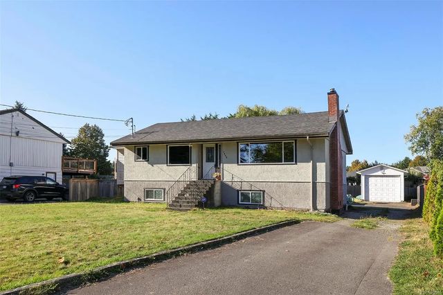 3 of 41 - 3648 Island Hwy S, Campbell River, BC