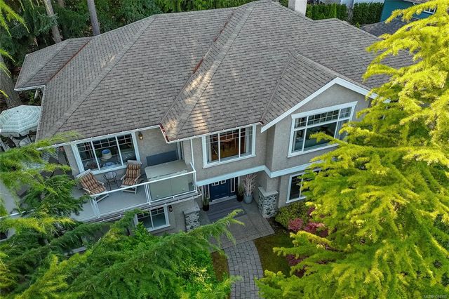 2 of 61 - 7348 Ridgedown Crt, Central Saanich, BC