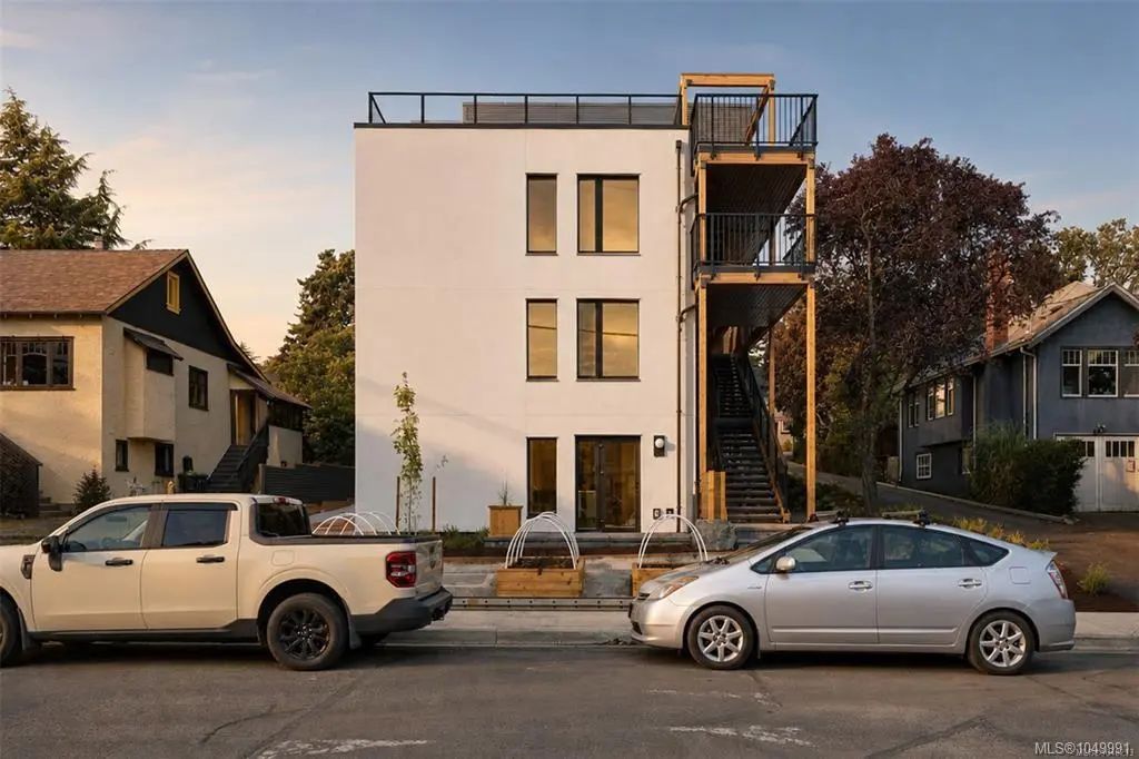 958 Wollaston St 2, Esquimalt
