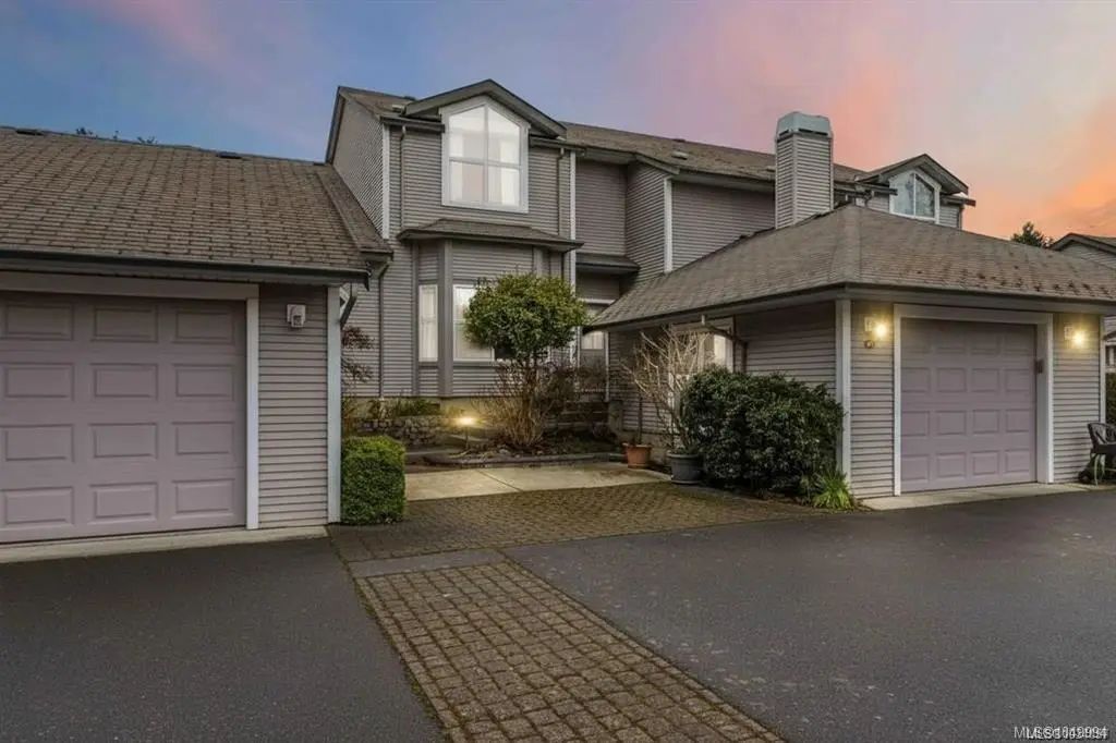 3633 Cedar Hill Rd 21, Saanich
