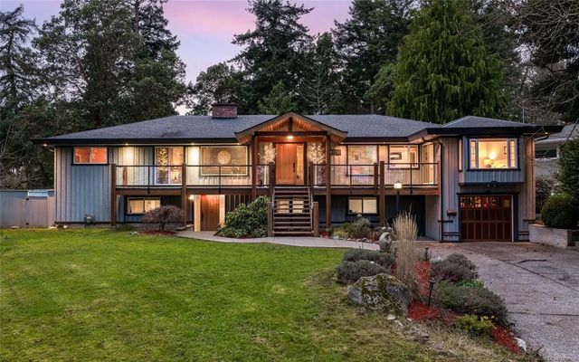 2 of 85 - 2881 Phyllis St, Saanich, BC