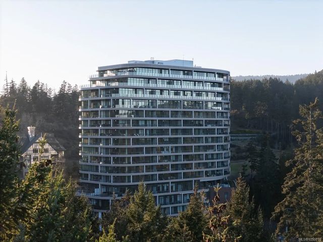 2 of 32 - 2000 Hannington Rd 605, Langford, BC