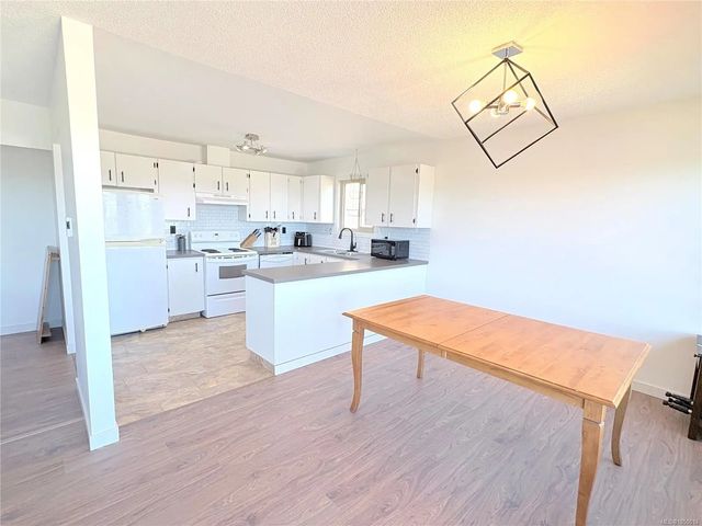 4 of 24 - 28 Riley Pl, Nanaimo, BC