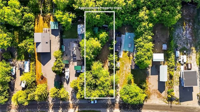 4 of 18 - 1173 Seventh Ave, Ucluelet, BC