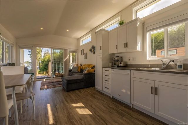 3 of 21 - 1 Alder Bay Rd 13, Port McNeill, BC