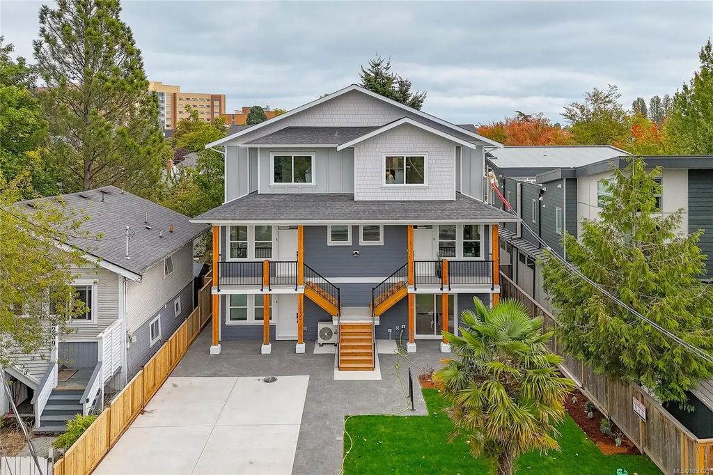 2235 Shelbourne St B, Victoria