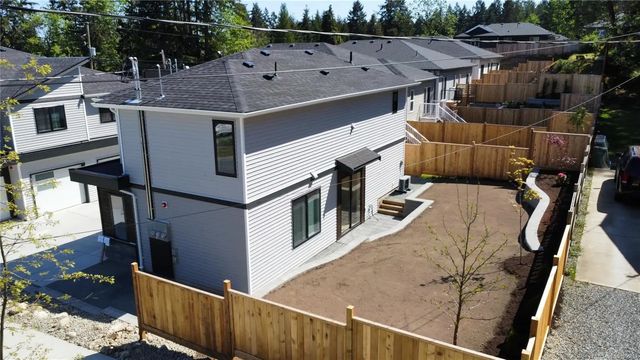 2 of 30 - 163 Alberta Rd, Nanaimo, BC