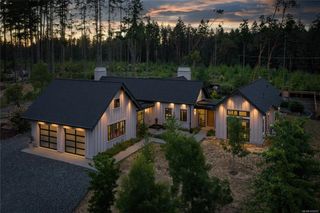 1175 Evergreen Way, Errington
