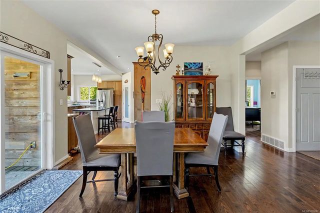 4 of 70 - 2835 Olympic Rd, Qualicum Beach, BC