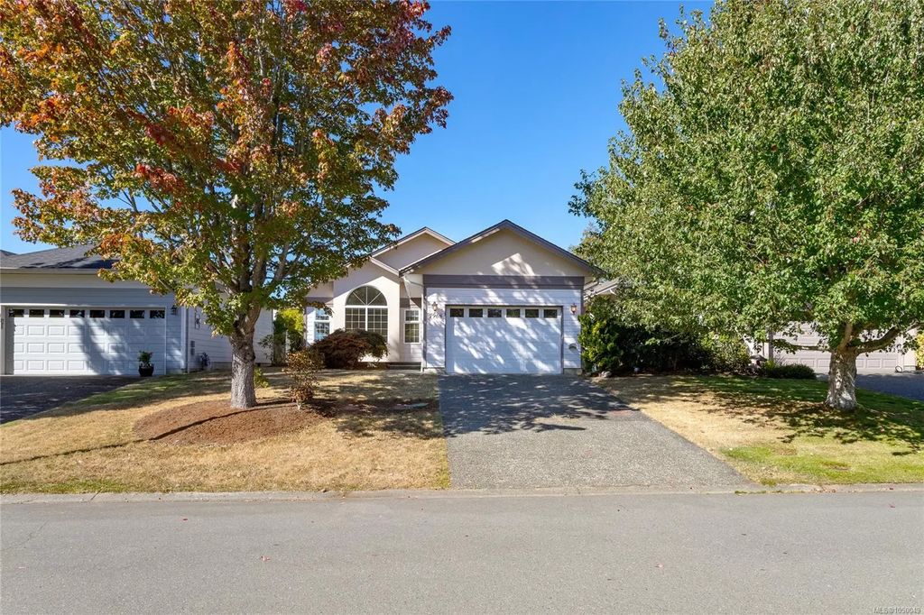 7968 Polo Park Cres, Central Saanich